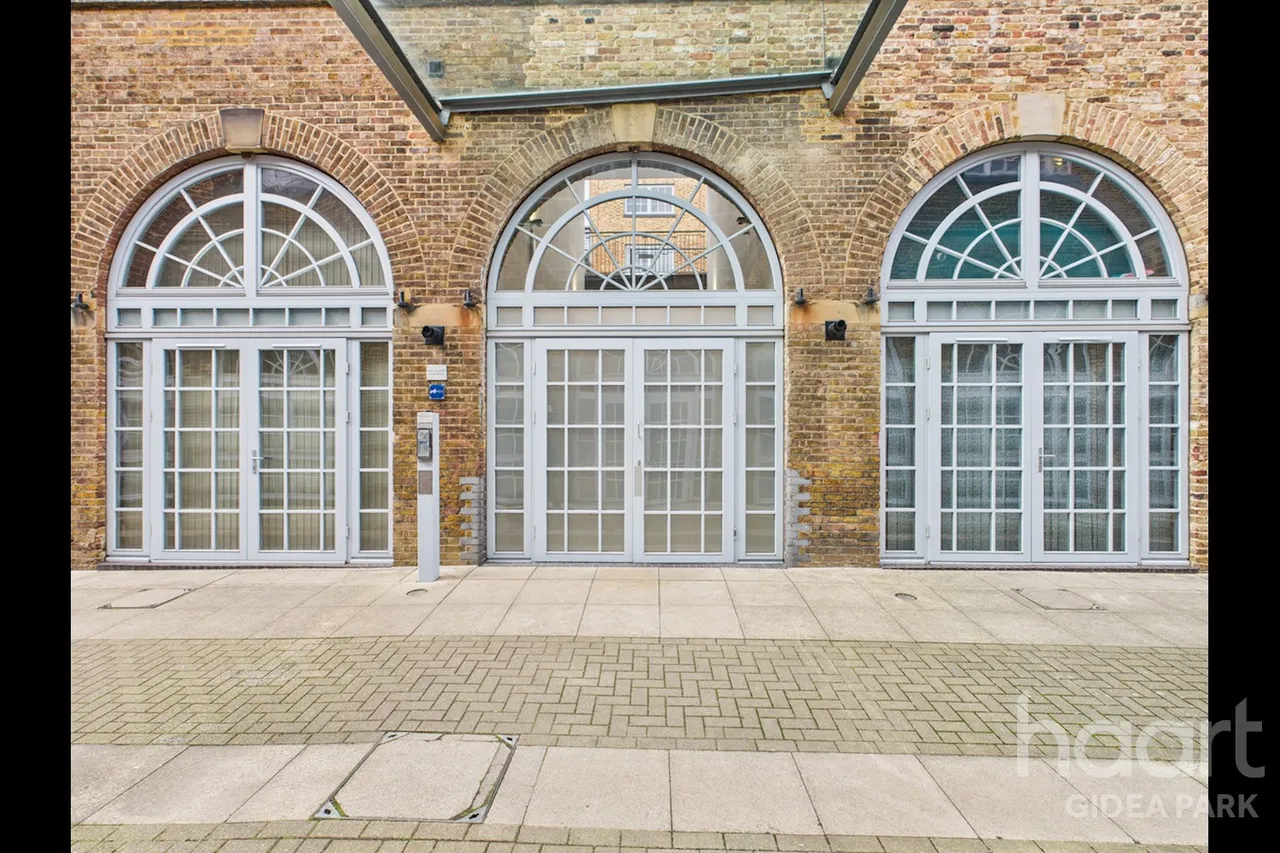 North Block The Railstore, Gidea Park, RM2, photo 3