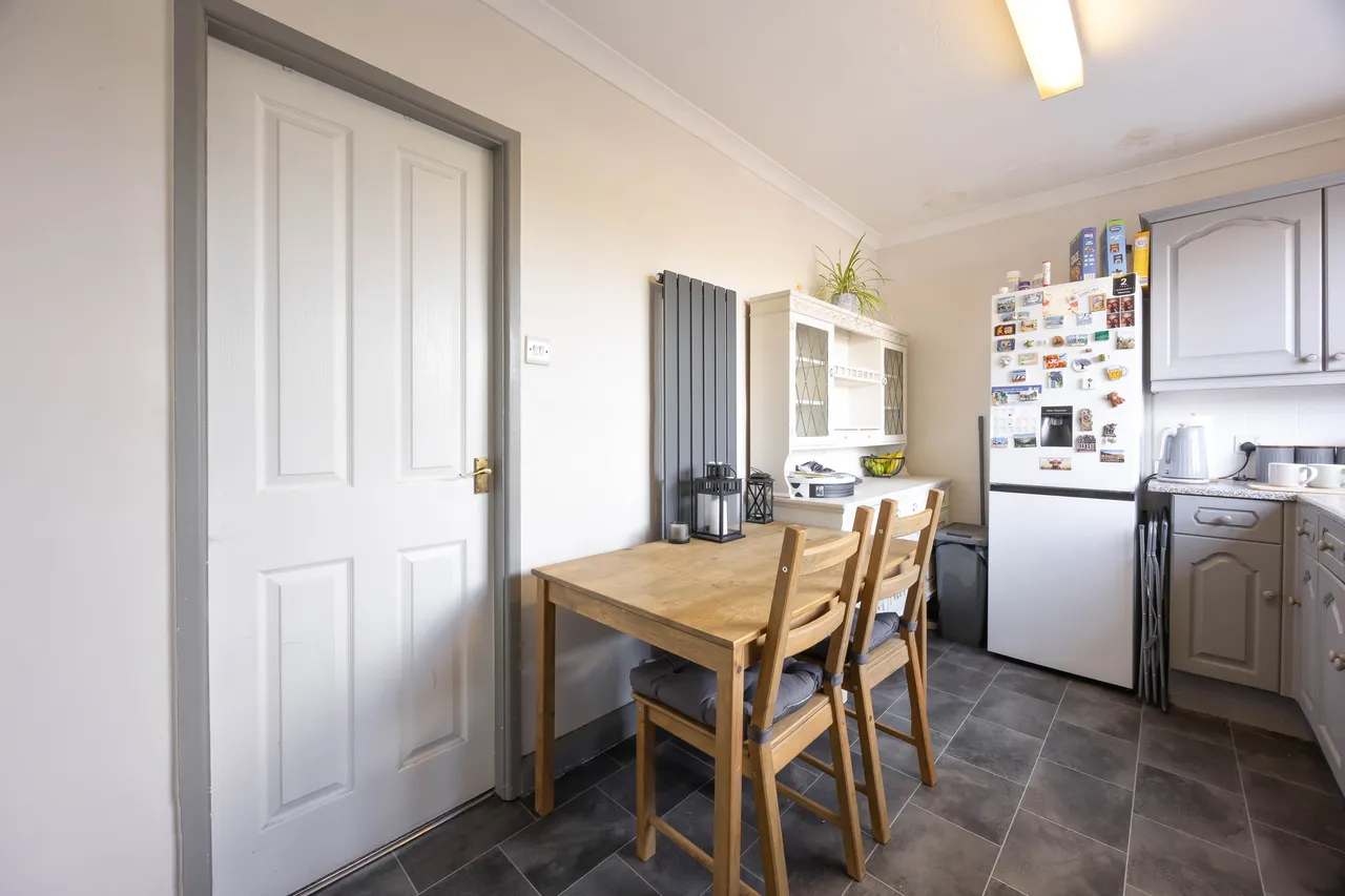 Avondale Street, Standish, photo 6