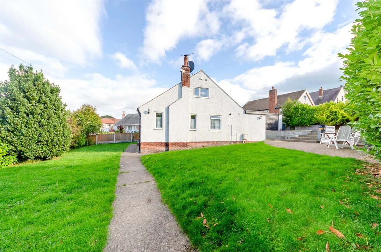 Gregory Avenue, Colwyn Bay, LL29, photo 11