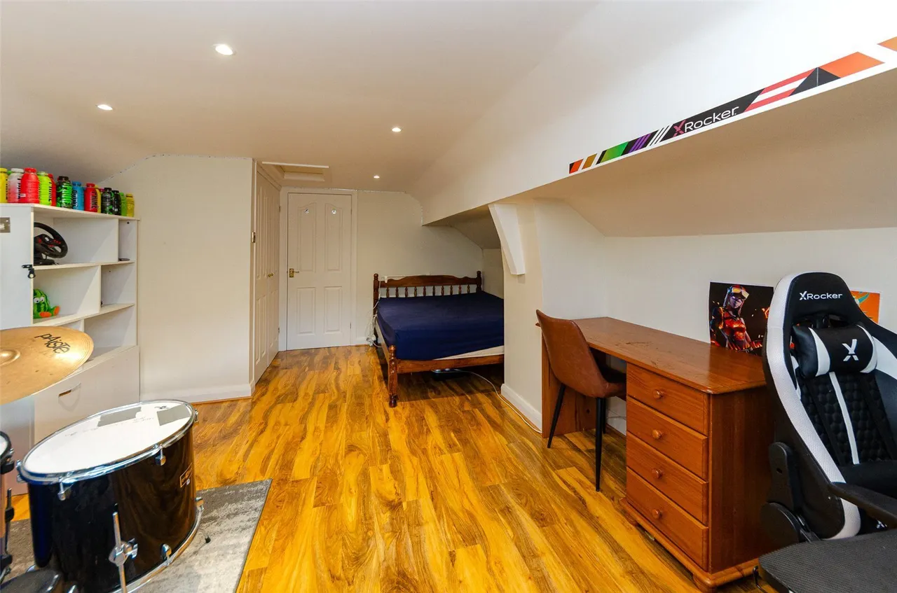 Gregory Avenue, Colwyn Bay, LL29, photo 20