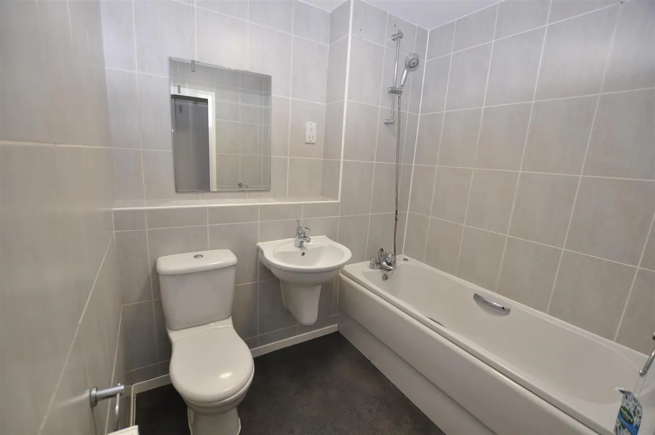 Caxton Court, Burton-On-Trent, DE14, photo 7