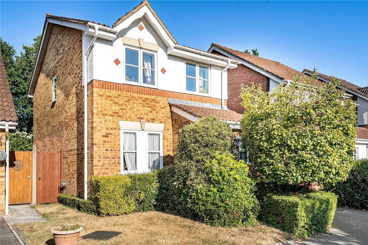 3 bed house for sale, Lincoln Close, Ash Vale, GU12