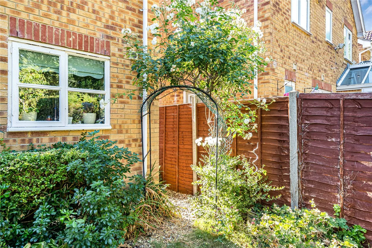 Lincoln Close, Ash Vale, GU12, photo 17