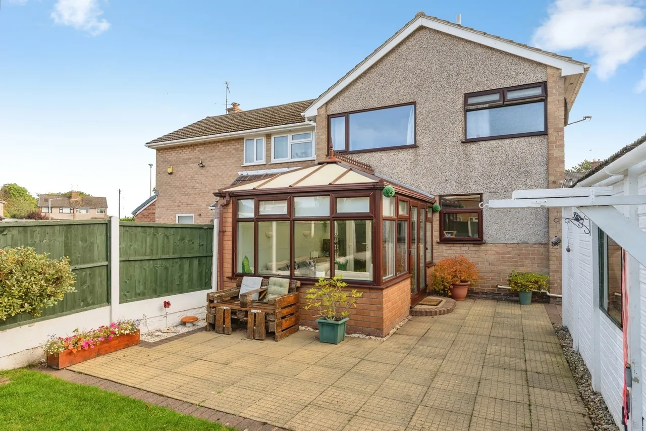 Adam Avenue, Great Sutton, CH66, photo 20