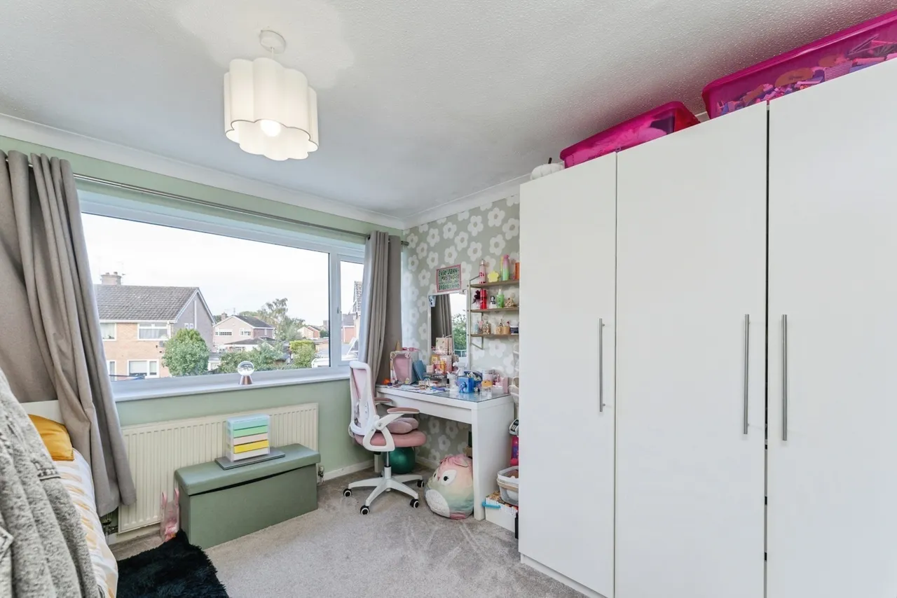 Adam Avenue, Great Sutton, CH66, photo 14