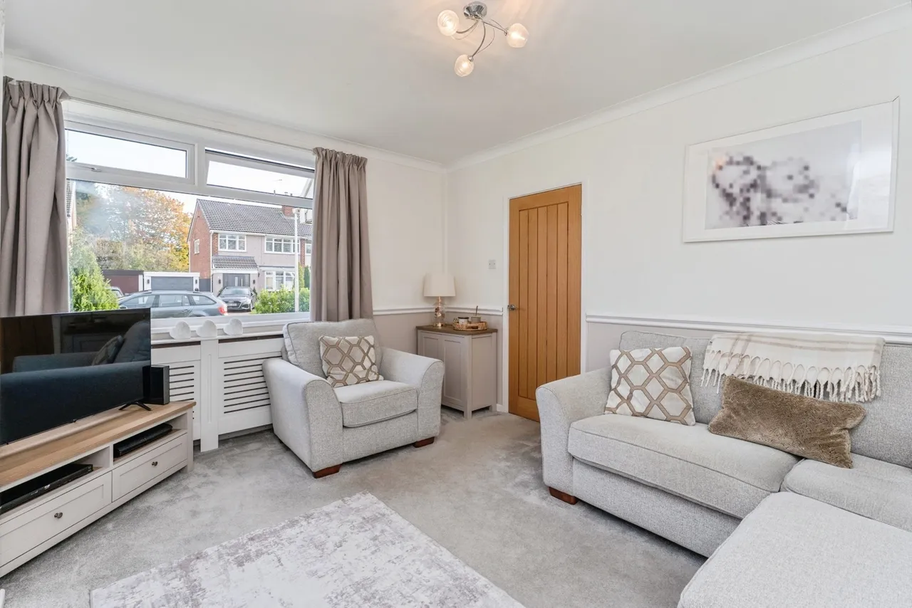 Adam Avenue, Great Sutton, CH66, photo 5