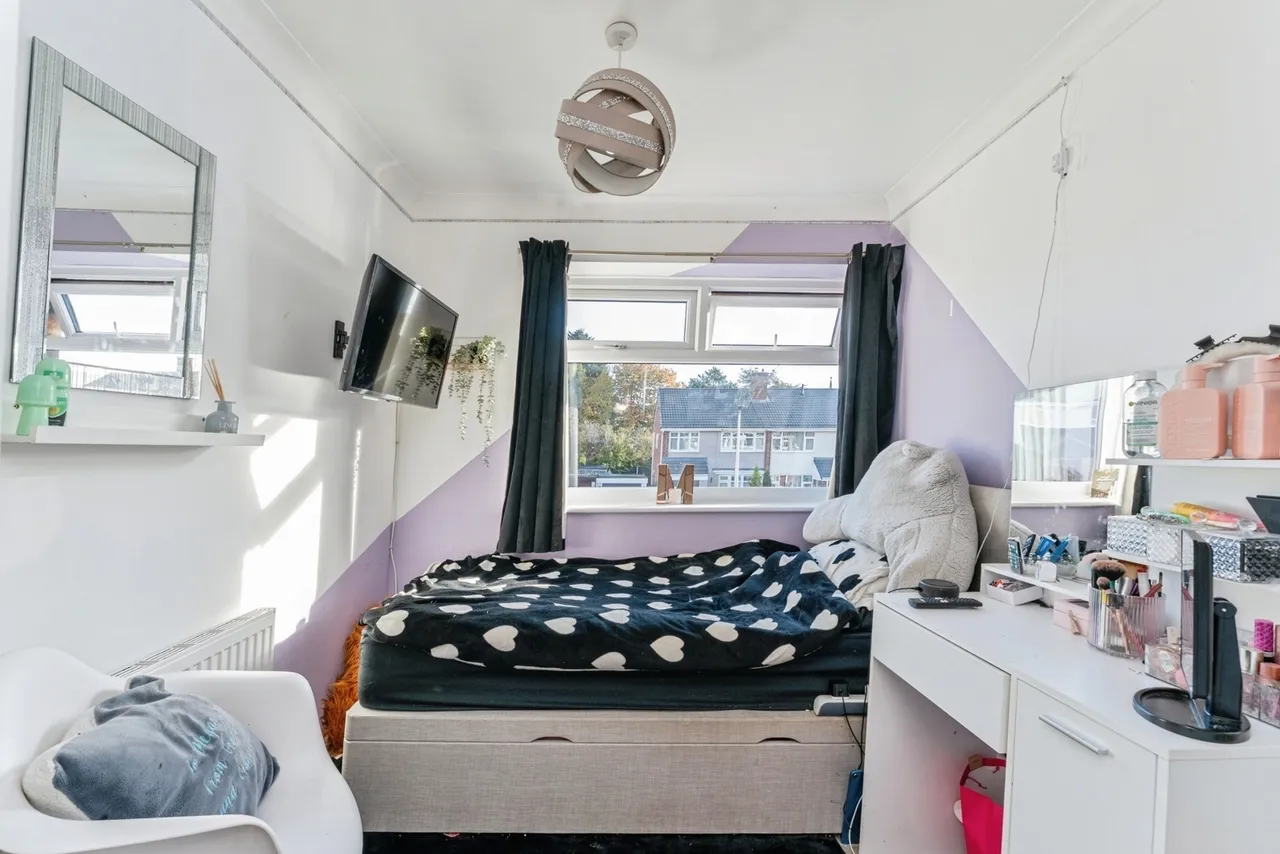 Adam Avenue, Great Sutton, CH66, photo 18