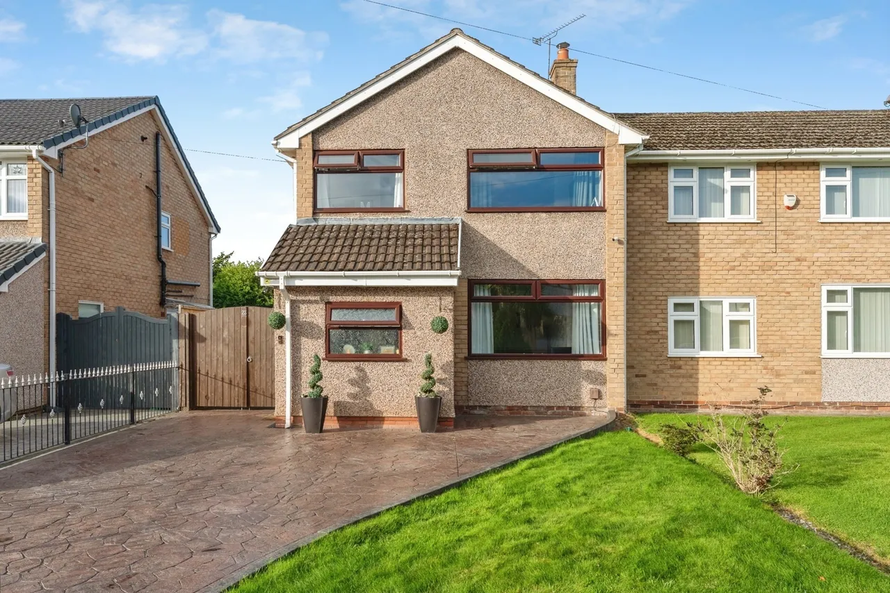 Adam Avenue, Great Sutton, CH66, photo 25