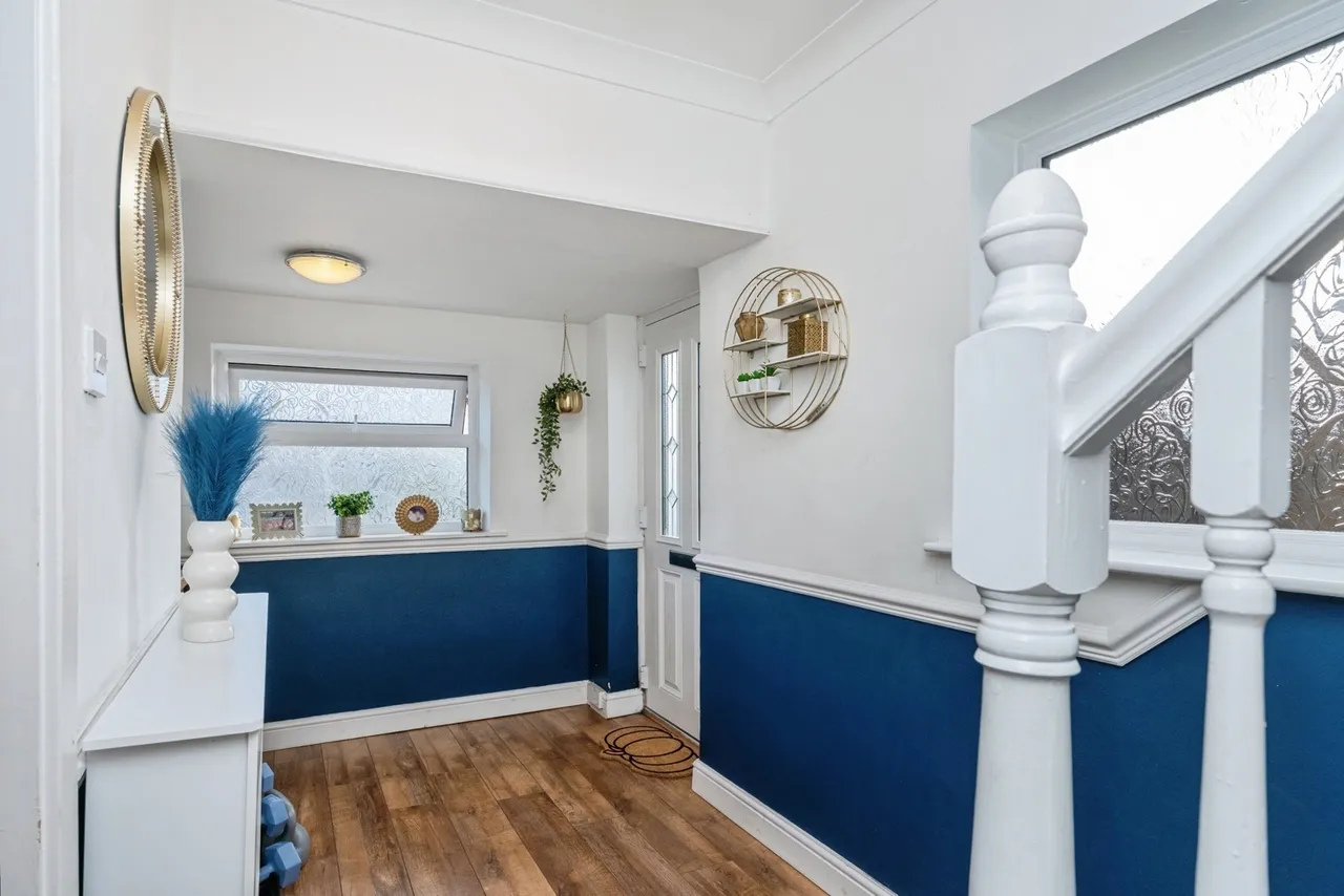 Adam Avenue, Great Sutton, CH66, photo 19