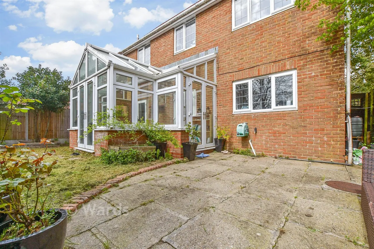 Harrow Way, Kingsnorth, TN23, photo 20