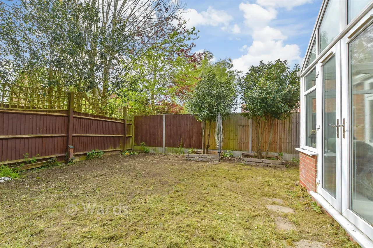 Harrow Way, Kingsnorth, TN23, photo 21