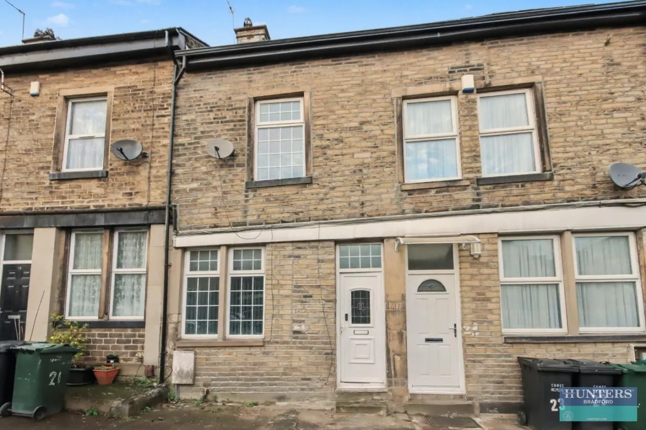 4 bed house for sale — Grosvenor Road, Manningham, Bradford, BD8 7SB