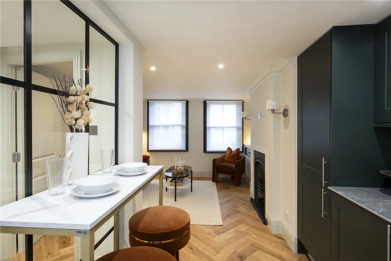 Avery Row, London, W1K, photo 2