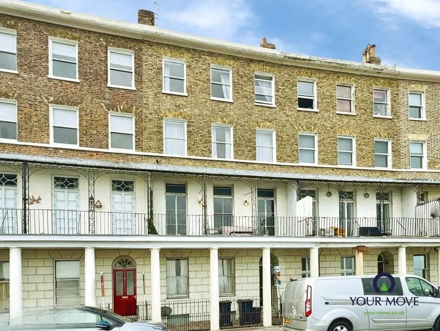 2 bed flat to rent, Wellington Crescent, Ramsgate, CT11