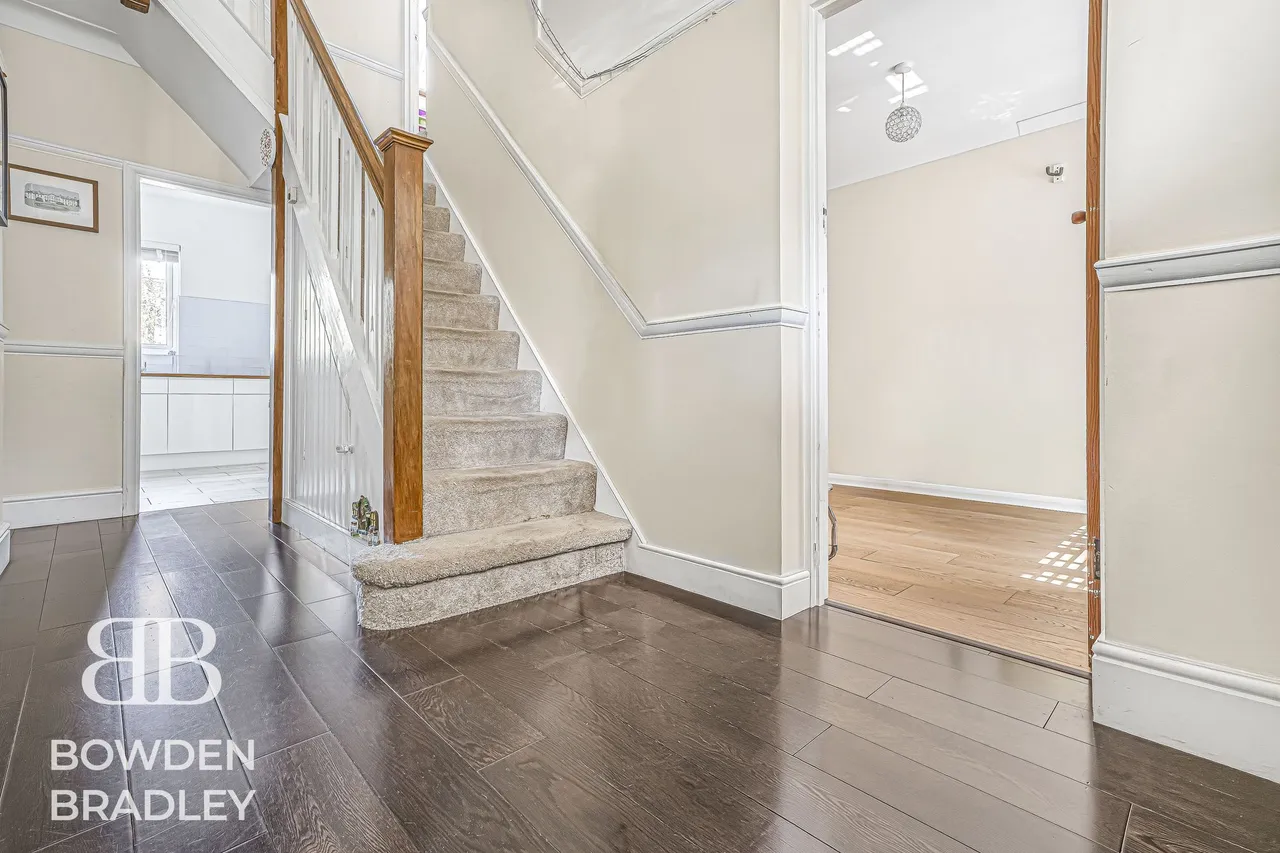 Inglehurst Gardens, Redbridge, IG4, photo 8