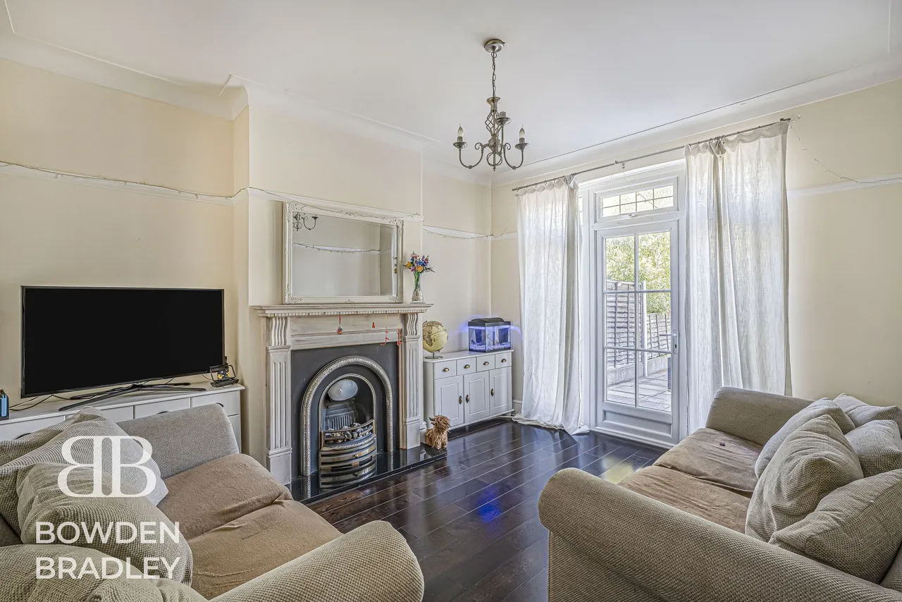 Inglehurst Gardens, Redbridge, IG4, photo 2