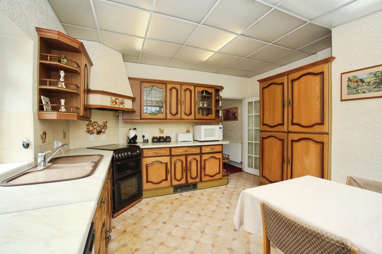 Heath Park Crescent, Cardiff, CF14, photo 5