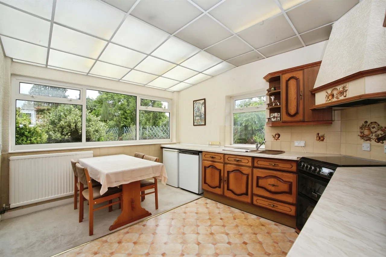 Heath Park Crescent, Cardiff, CF14, photo 6