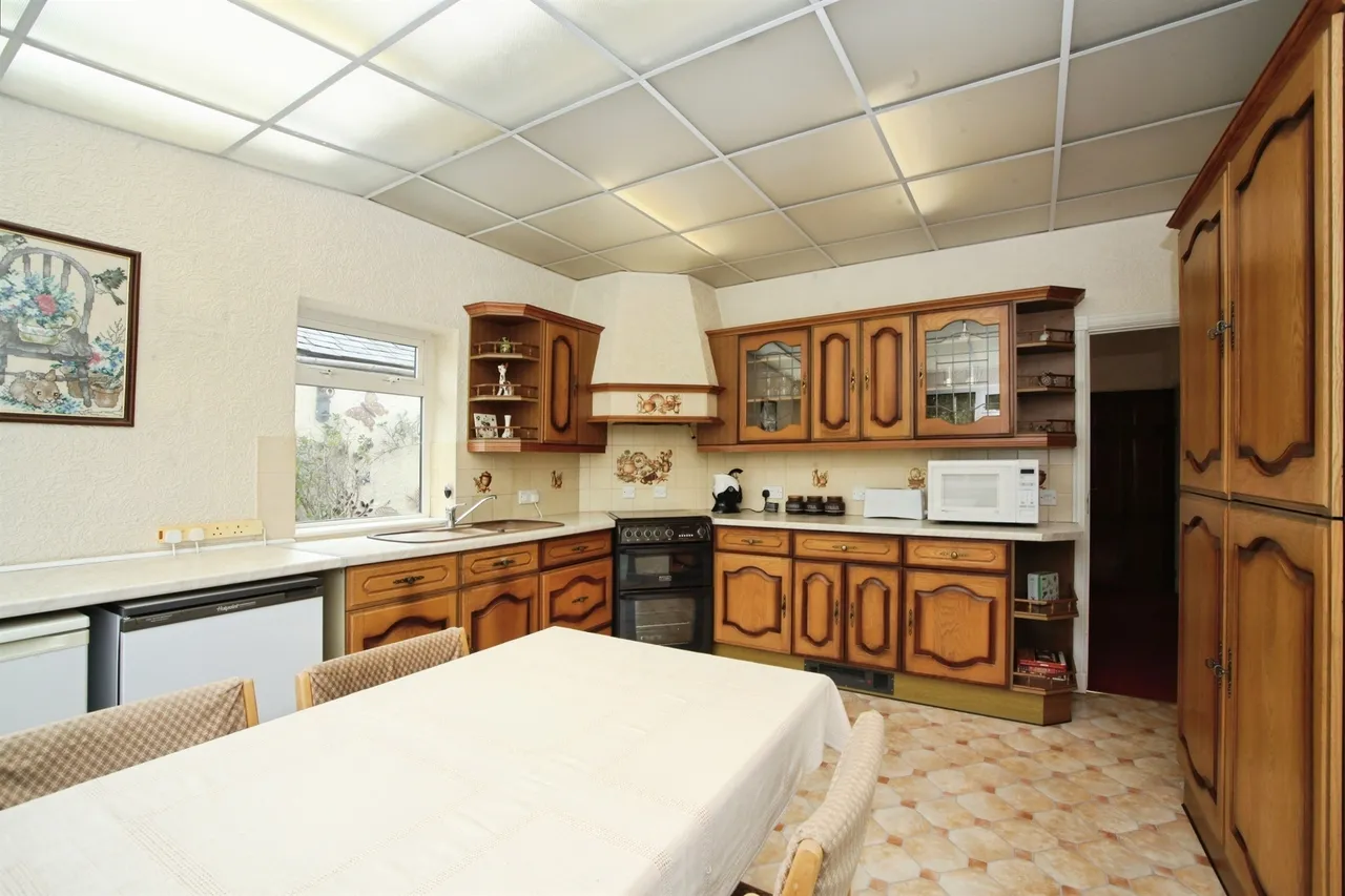 Heath Park Crescent, Cardiff, CF14, photo 7