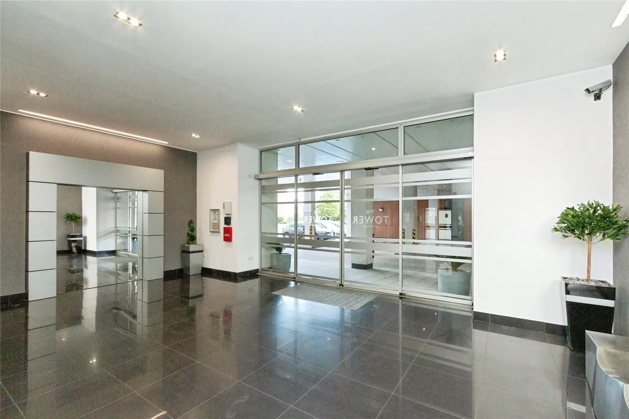 Alencon Link, Basingstoke, RG21, photo 5