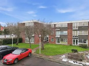 2 bed flat for sale, Hutton Road, Shenfield, CM15