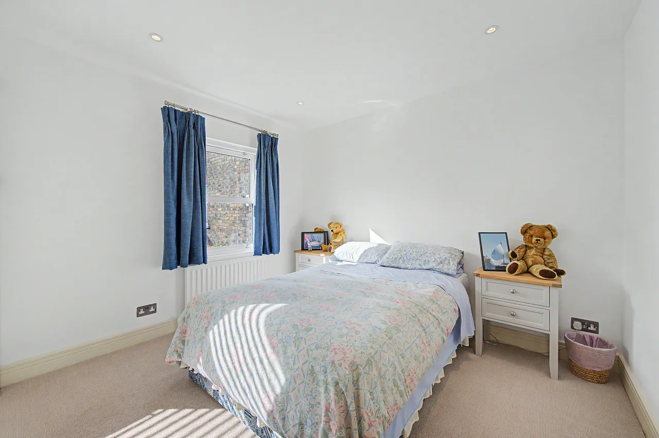 13 Heralds Place, London, photo 11