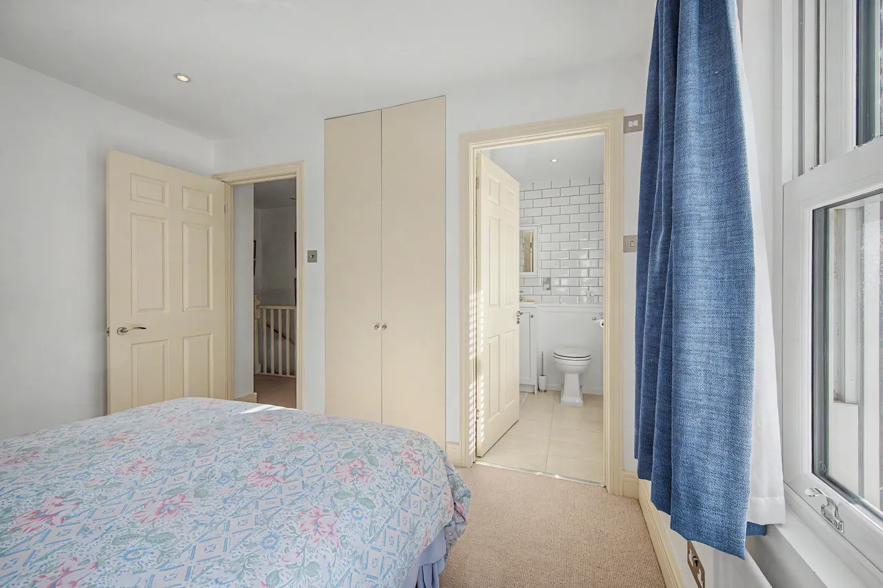 13 Heralds Place, London, photo 10