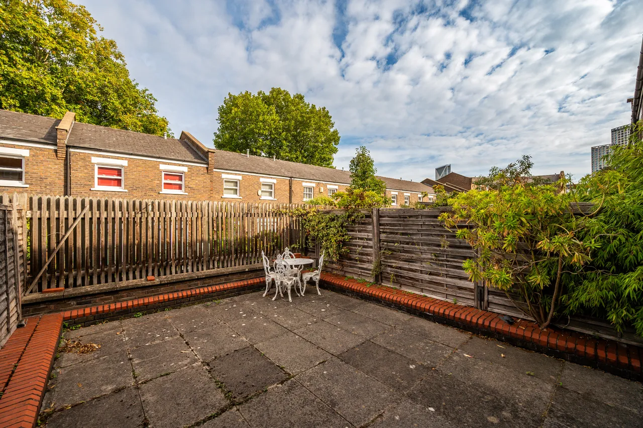 13 Heralds Place, London, photo 12