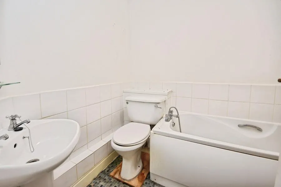 Bicester Road, Aylesbury, HP19, photo 6