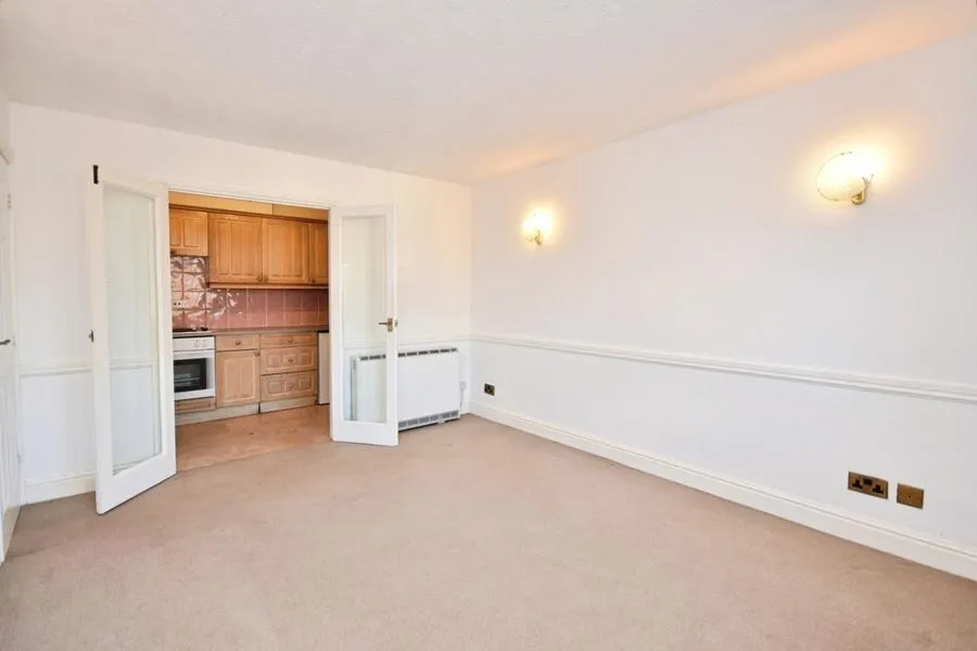 Bicester Road, Aylesbury, HP19, photo 2