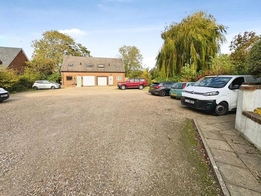 Bicester Road, Aylesbury, HP19, photo 8