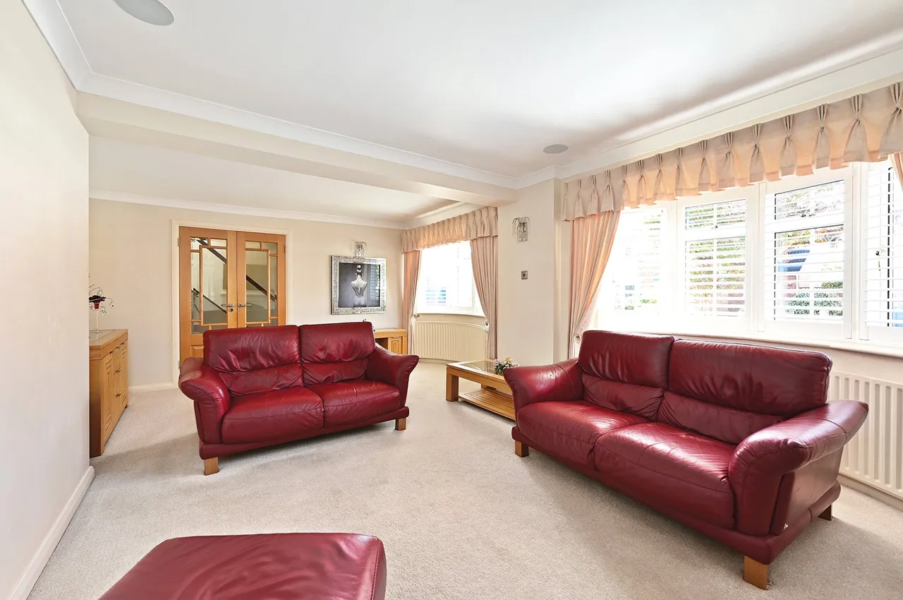 Lucan Drive, Laleham, TW18, photo 14