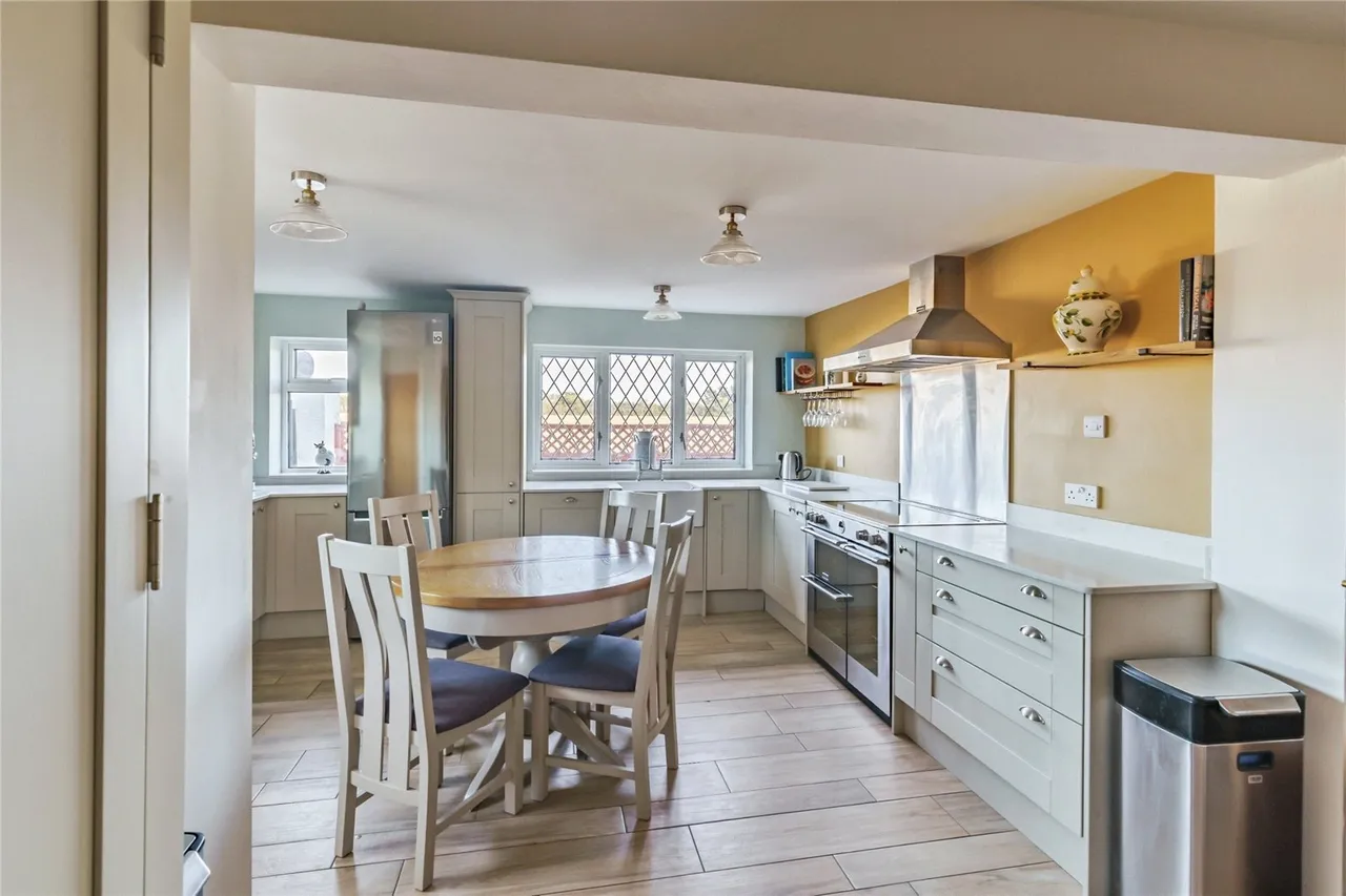 Chichester Road, Selsey, PO20, photo 13