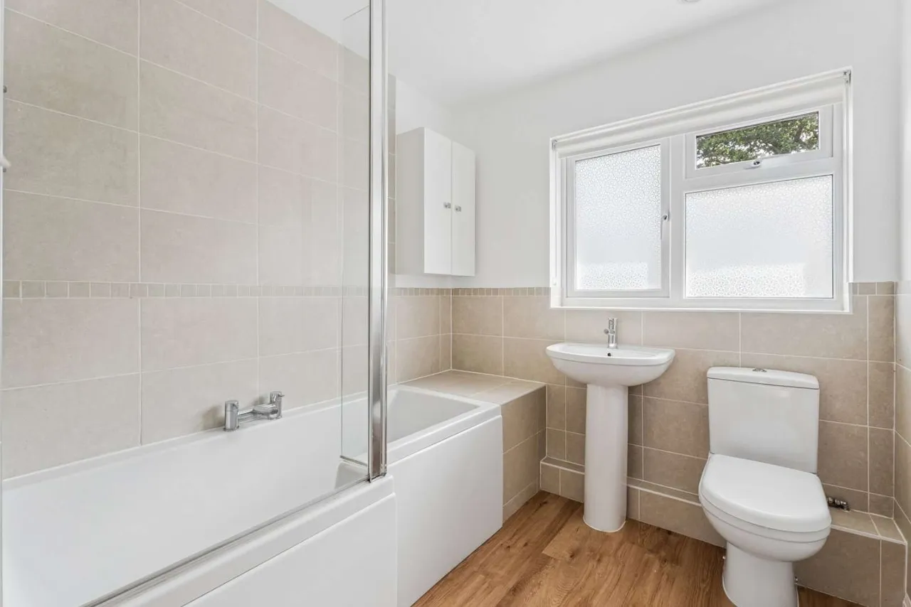 South Stoke Road, Woodcote, Reading, Oxfordshire, RG8 0PL, photo 10