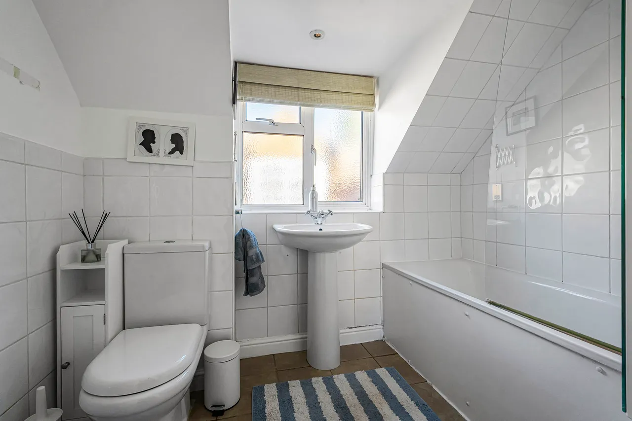 Blundel Lane, Stoke d'Abernon, KT11, photo 8