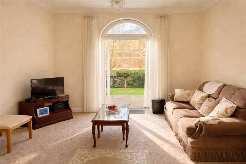 Boundary Point, Coldstream Road, Caterham, Surrey, CR3, photo 5