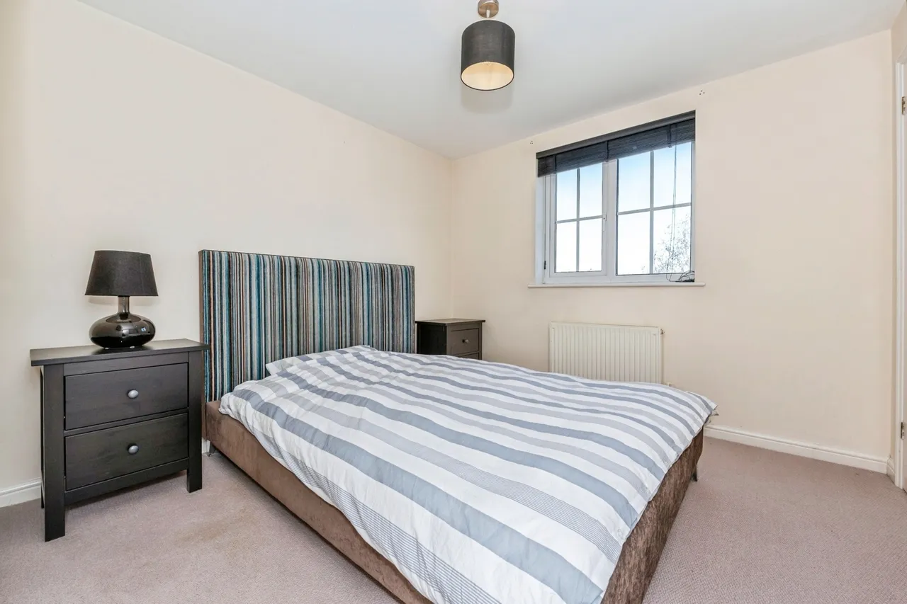 Parr Close, Chafford Hundred, Grays, Essex, RM16, photo 6