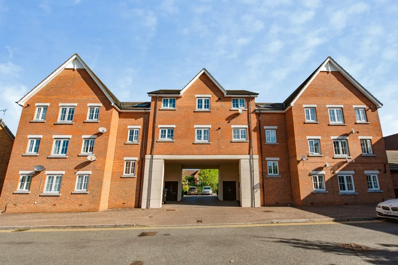 2 bed flat for sale — Parr Close, Chafford Hundred, Grays, Essex, RM16