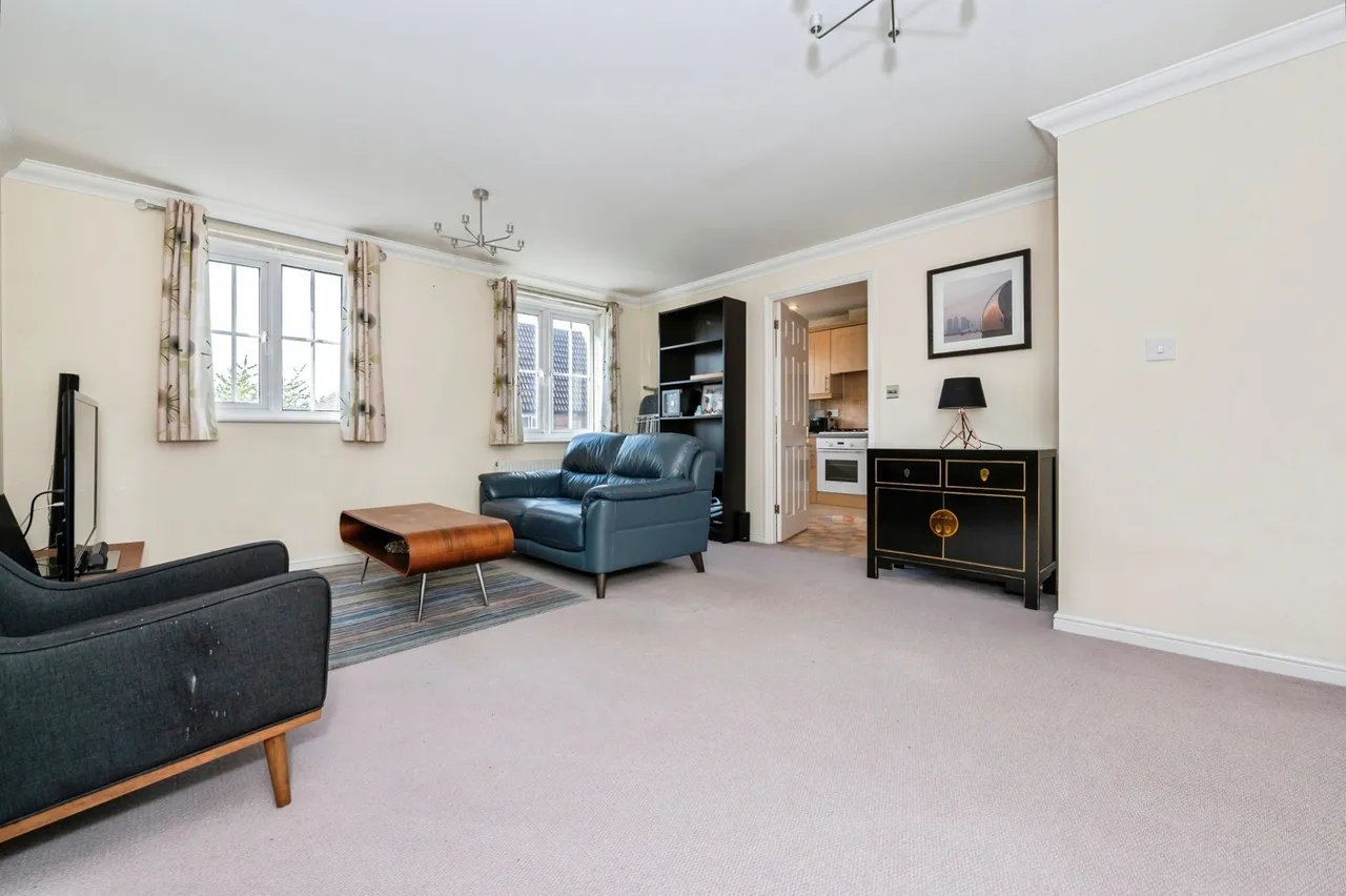 Parr Close, Chafford Hundred, Grays, Essex, RM16, photo 5