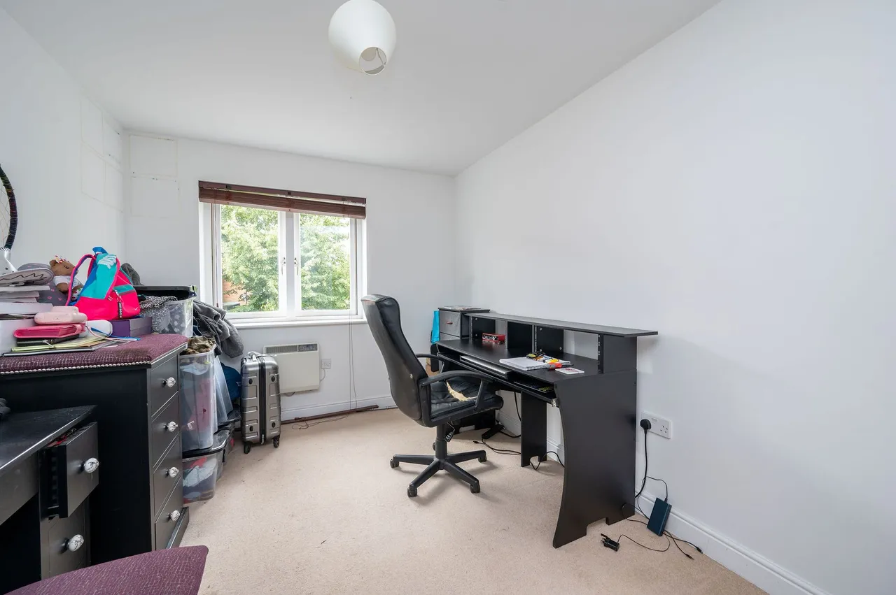 Fairbank Road, Southwater, RH13, photo 9