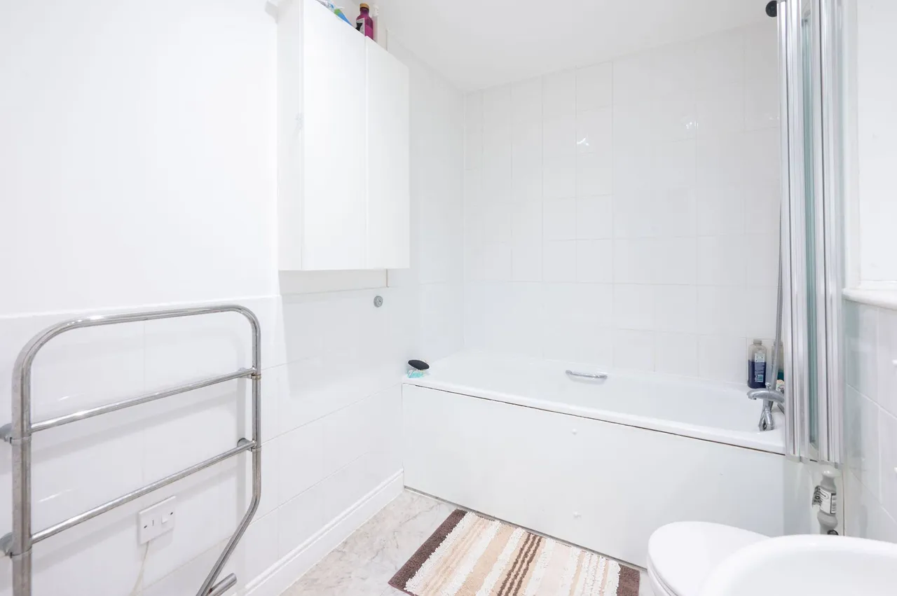 Fairbank Road, Southwater, RH13, photo 10