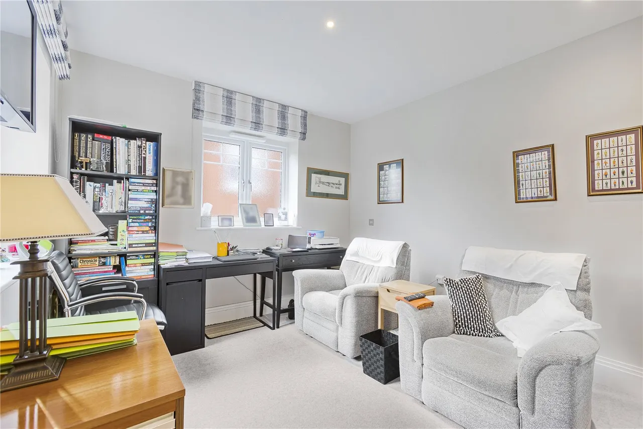 Coombehurst Close, Hadley Wood, EN4 0JU, photo 8