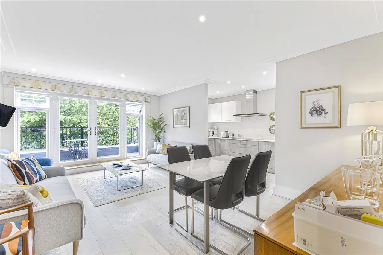 Coombehurst Close, Hadley Wood, EN4 0JU, photo 4