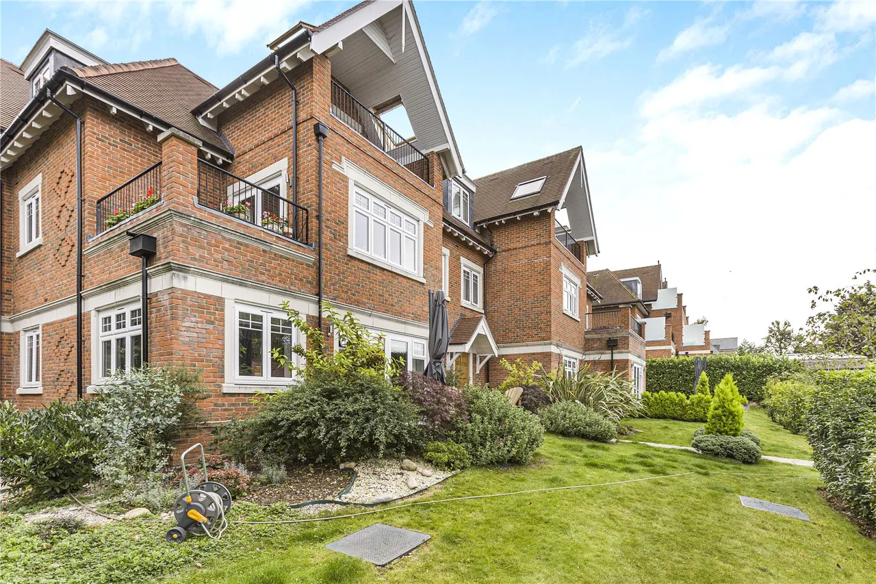 Coombehurst Close, Hadley Wood, EN4 0JU, photo 19