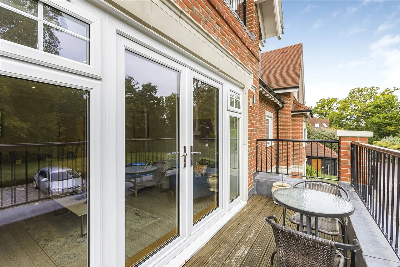 Coombehurst Close, Hadley Wood, EN4 0JU, photo 16