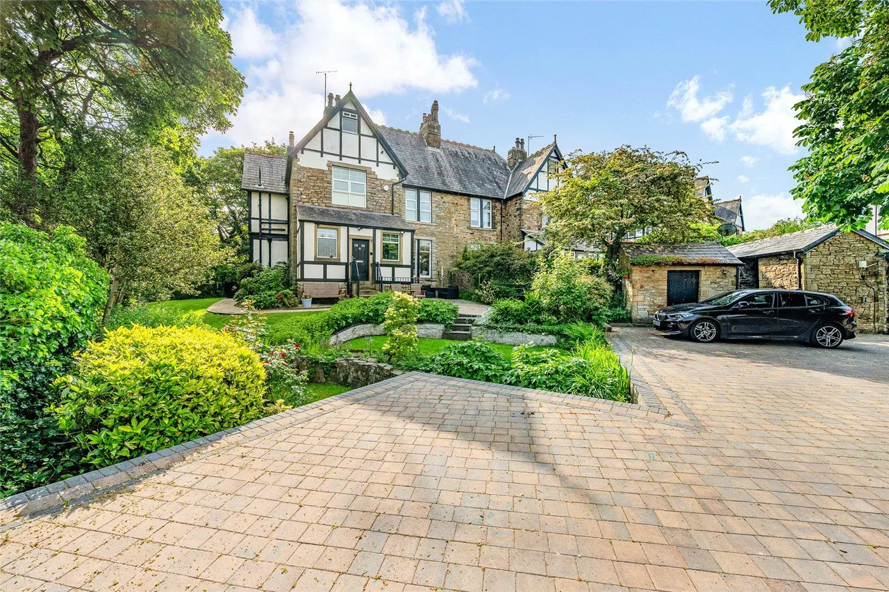 Hollins Lane, Accrington, BB5, photo 2