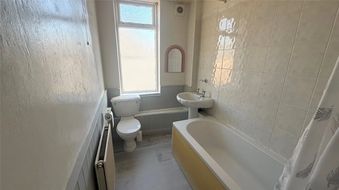 Victoria Road, Ellesmere Port, CH65, photo 11