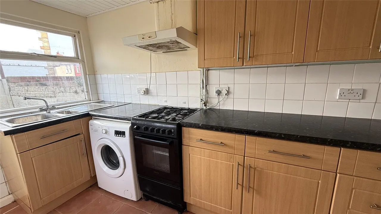 Victoria Road, Ellesmere Port, CH65, photo 8