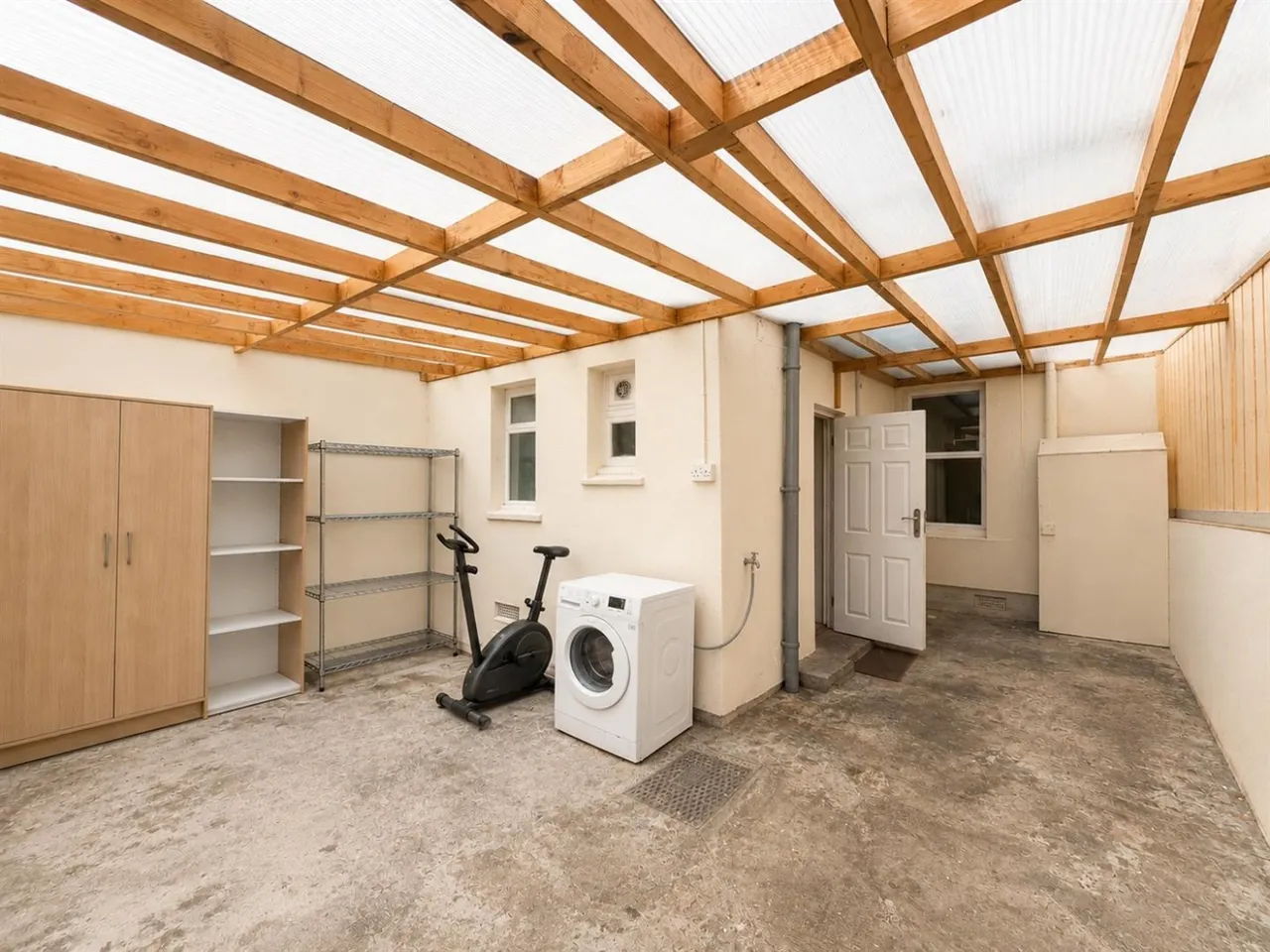 Semi-Detached For SaleRossindel Road, Hounslow, TW3, photo 11