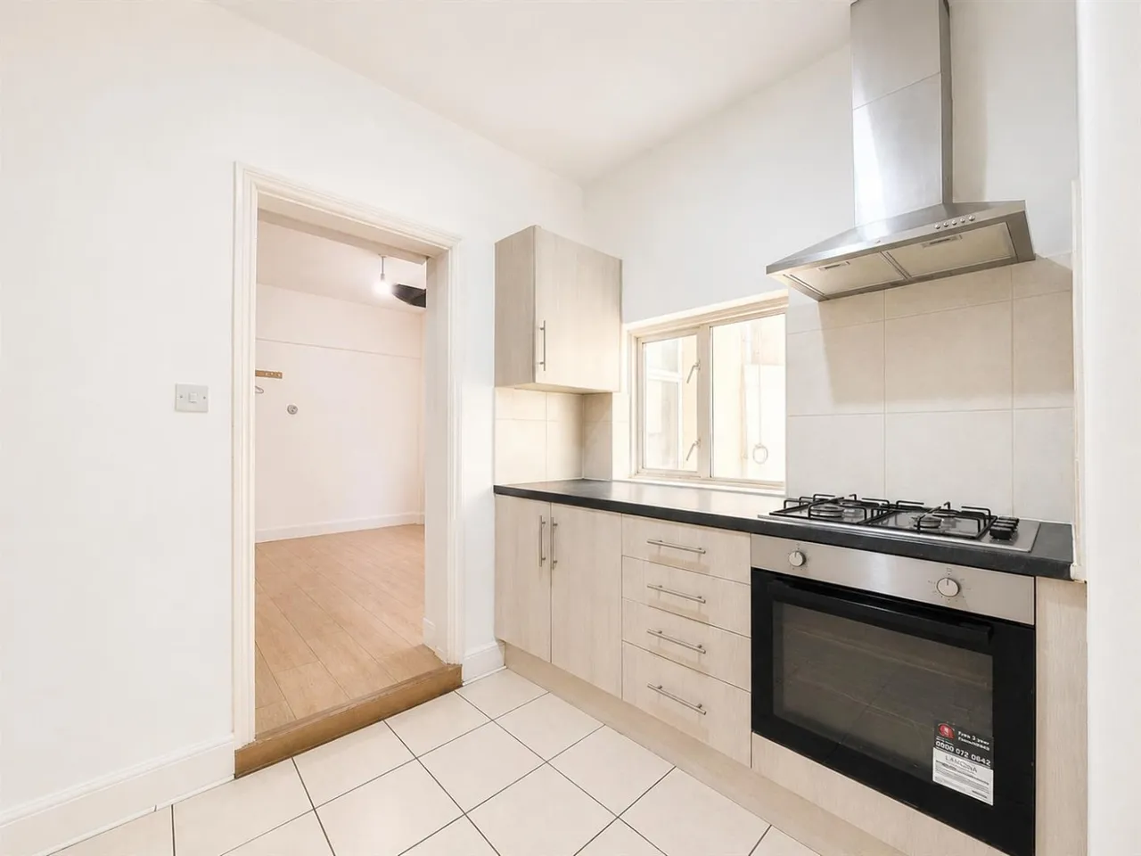 Semi-Detached For SaleRossindel Road, Hounslow, TW3, photo 9